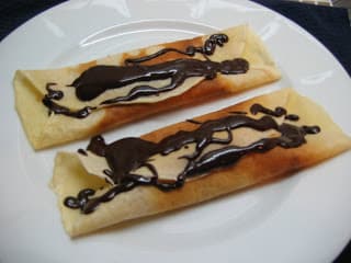 Crepes com Gelados e Chocolate