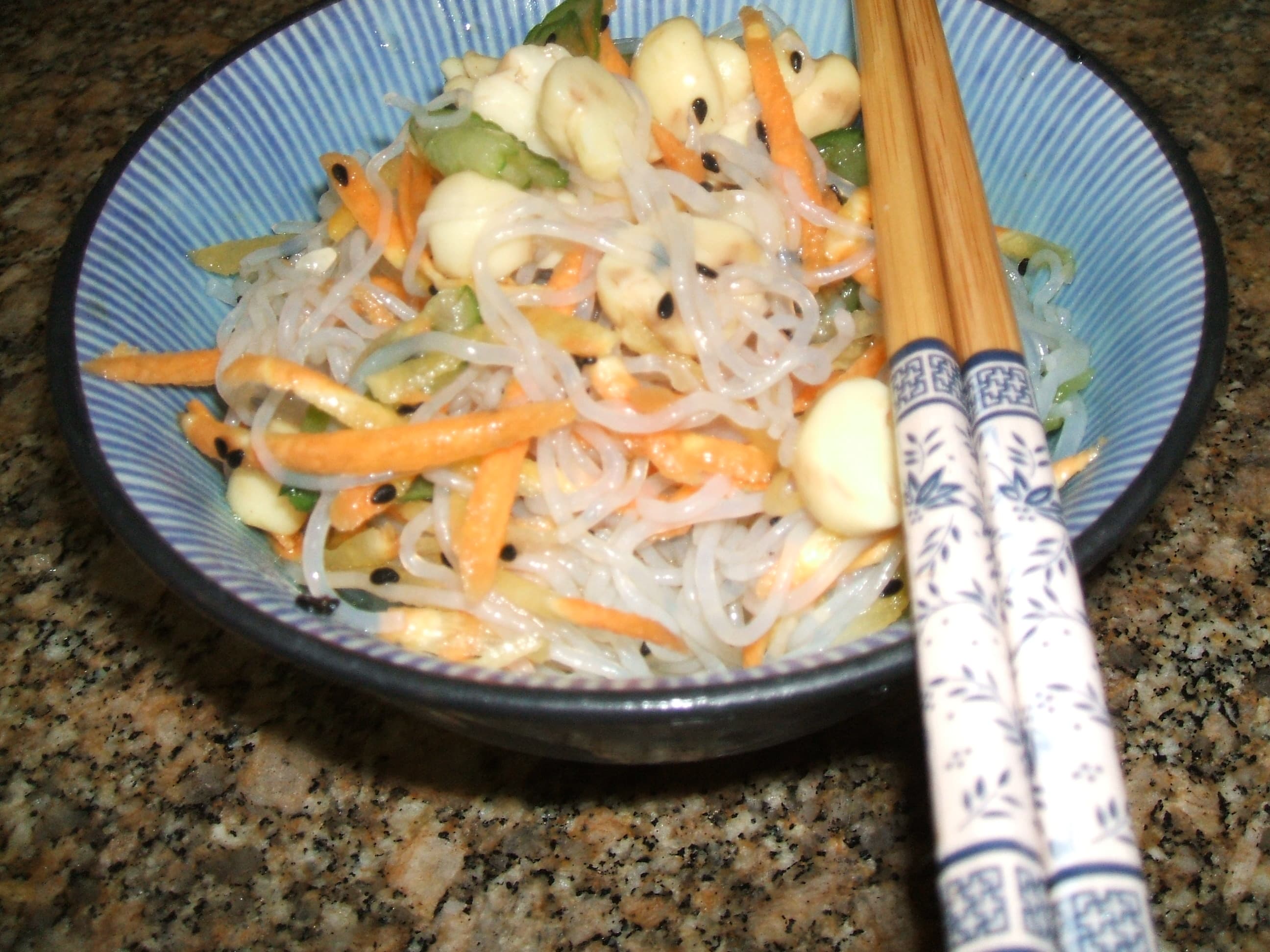 Salada de Bifum (Macarrão Oriental)