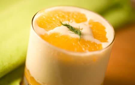 Creme de leite e gemas com laranja