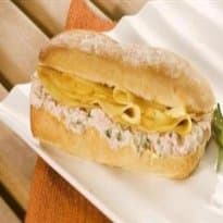 Sanduíche de lombo canadense e provolone