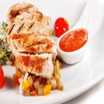 Filé de frango cozido no microondas