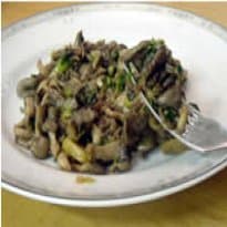 Salteado de Shimeji com Cebolinha Verde