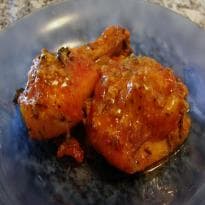 Coxas e Sobrecoxas com Vinho e Gengibre