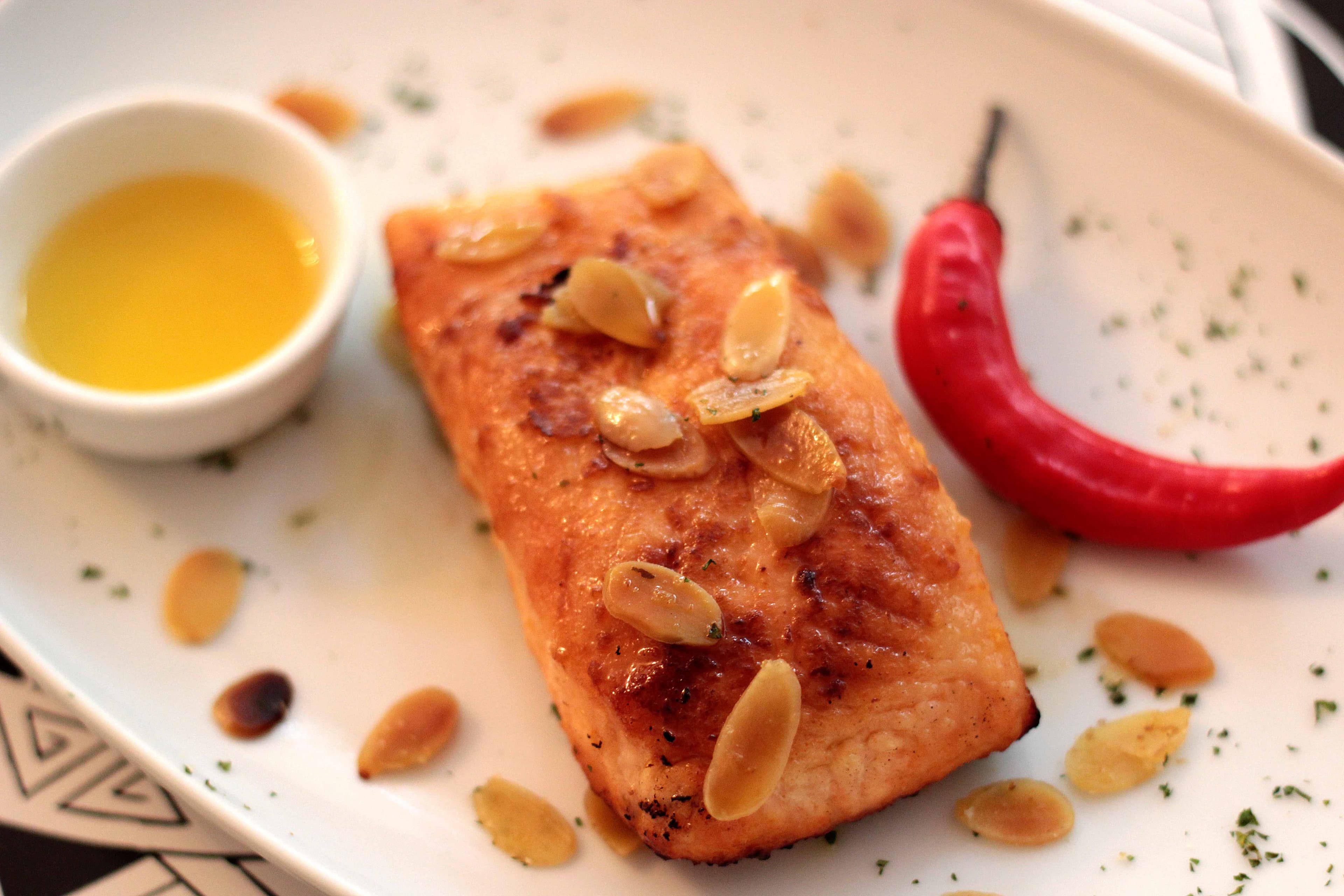 Peixe com Molho de Amêndoas