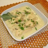 Filé de Frango com Molho de Sálvia