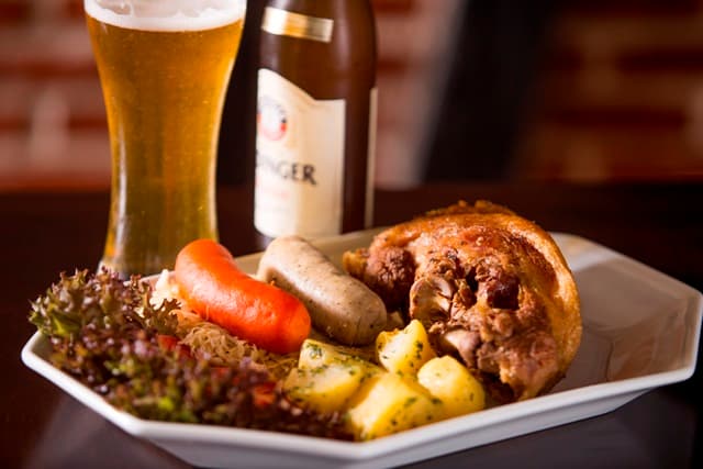 Einsbein (Joelho de Porco)