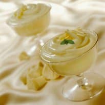 Mousse de Chocolate Branco com Hortelã