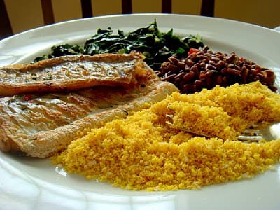 Farofa de Aipim com Carne do Sol