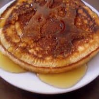 Panqueca de banana com canela