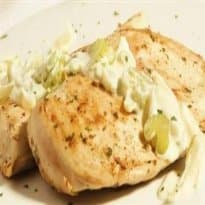 Frango ao molho de salsão e erva-doce