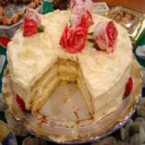 Bolo Ganache com Água de Rosas