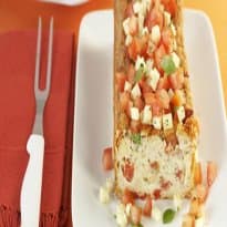 Bolo de queijo de coalho e tomate