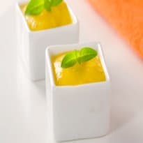 Creme de abóbora com hortelã