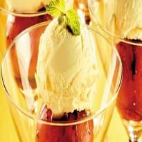 Maçã assada com sorvete