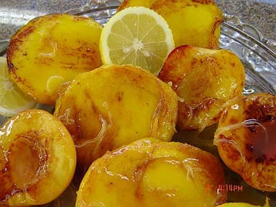 Frutas flambadas com molho de cointreau