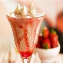 Milk Shake de flocos com morango