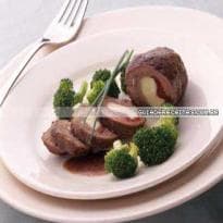 Bife à rolê com brócolis