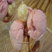 Carolinas Recheadas com Geléia e Sorvete