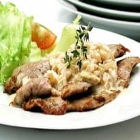 Escalope de filé mignon ao molho de uísque