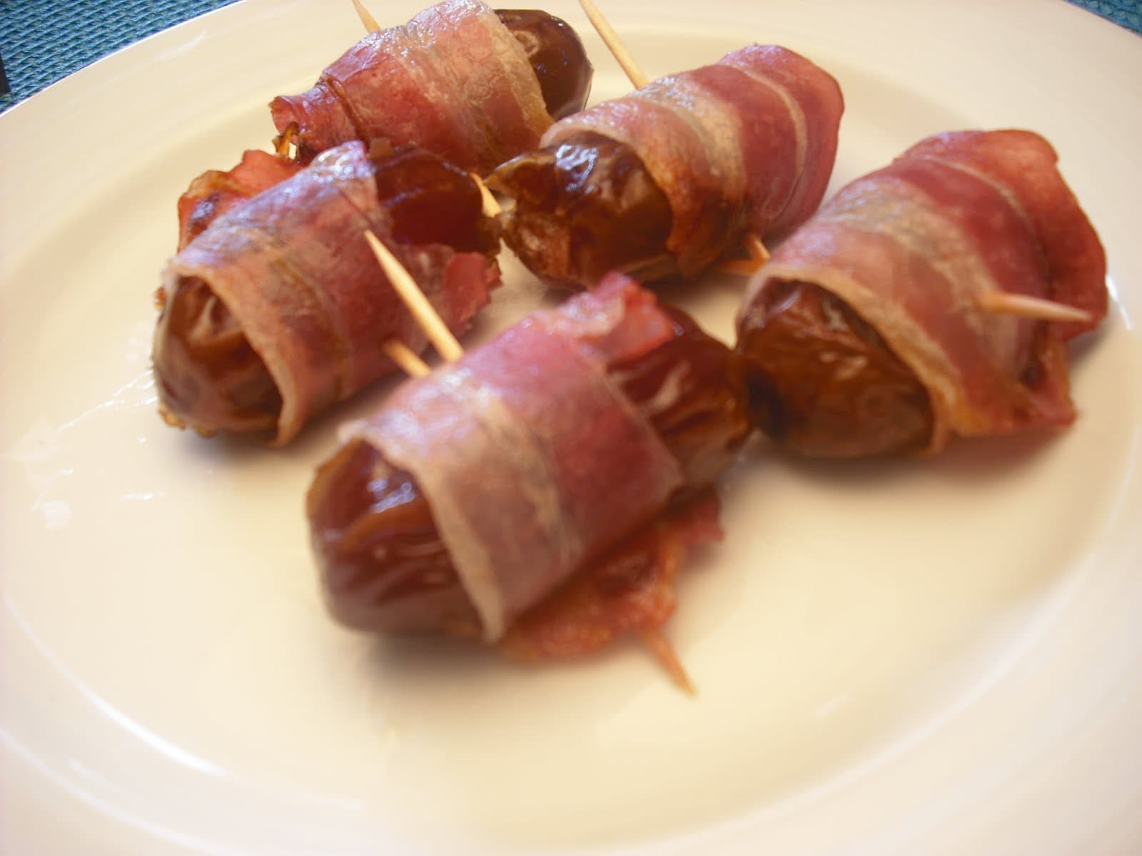 Tâmaras com Bacon