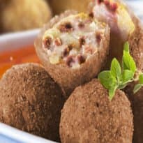 Bolinho de carne recheado