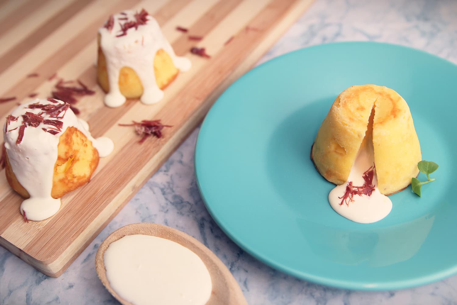 Petit Gateau de Queijo com Carne Seca