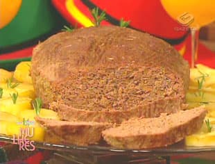 Bolo de carne com maçã