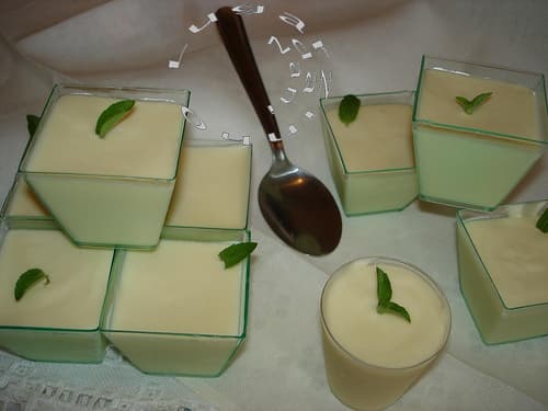 Mousse de Chocolate Branco e Hortelã