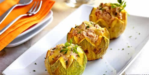 Abobrinha de forno recheada com atum