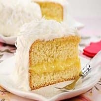 Bolo de coco recheado