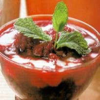 Frutas vermelhas com iogurte