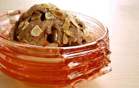 Sorvete Natural de Chocolate e Amêndoas