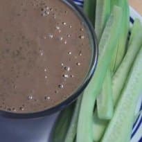 Molho Tailandês com Amendoim e Coentro