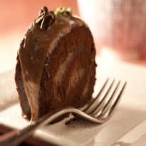 Rocambole de chocolate com creme de café