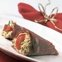 Rolinhos de mortadela com pasta de queijo