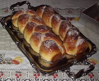 Pão Trança de Linguiça com Erva Doce