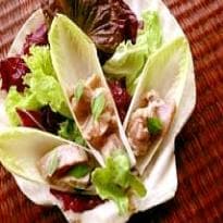 Salada de Folhas com Atum Marinado