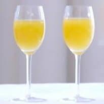 Coquetel de Champanhe com Pêssego