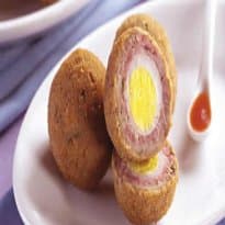 Bolinho de Carne Moída com Ovo de Codorna