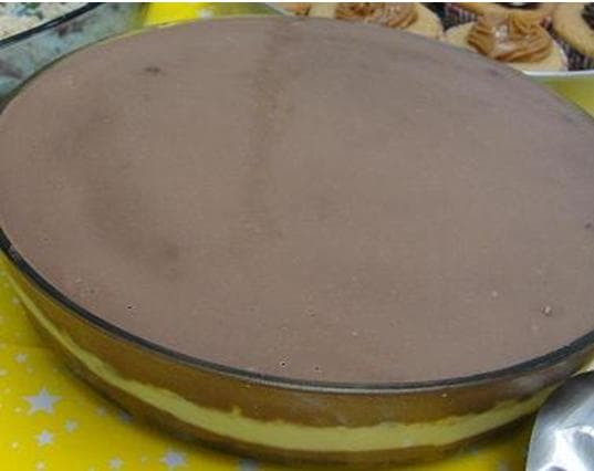 Ovo de Páscoa recheado de travessa