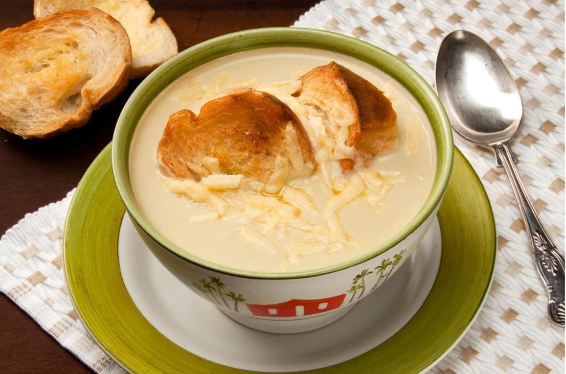 Sopa de Cebola com Queijo