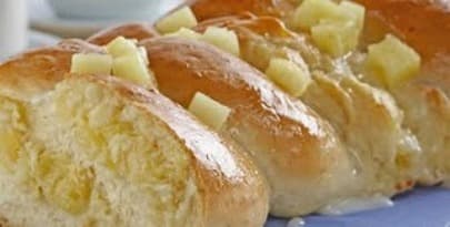 Pão com Creme de Abacaxi e Coco