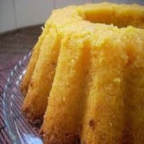 Bolo de milho e laranja