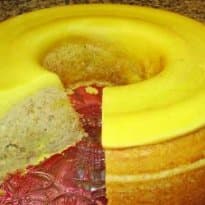 Bolo de Nozes com Quindim
