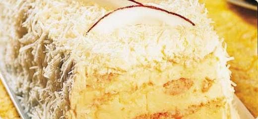 Doces Pedaços de Mandioca com Coco