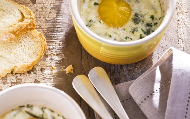 Ovos no forno com ervas