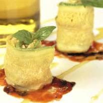 Canelone de abobrinha com frango