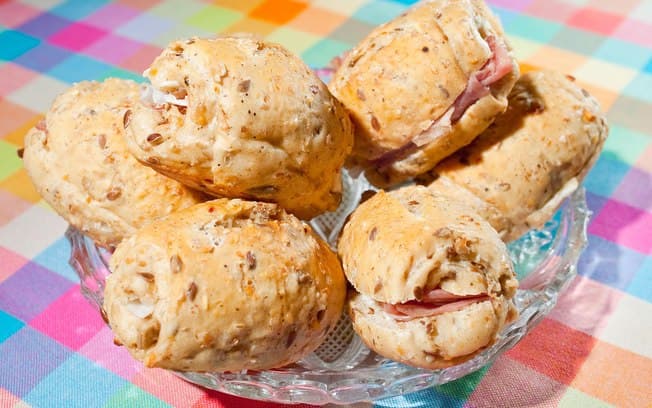 Sanduíche de presunto cru e mascarpone