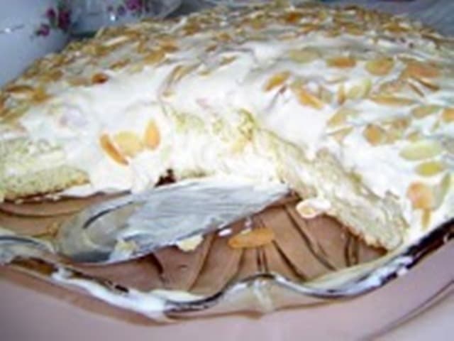 Bolo Picada de Abelha (bienenstich)