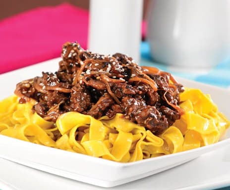 Talharim com filé à oriental